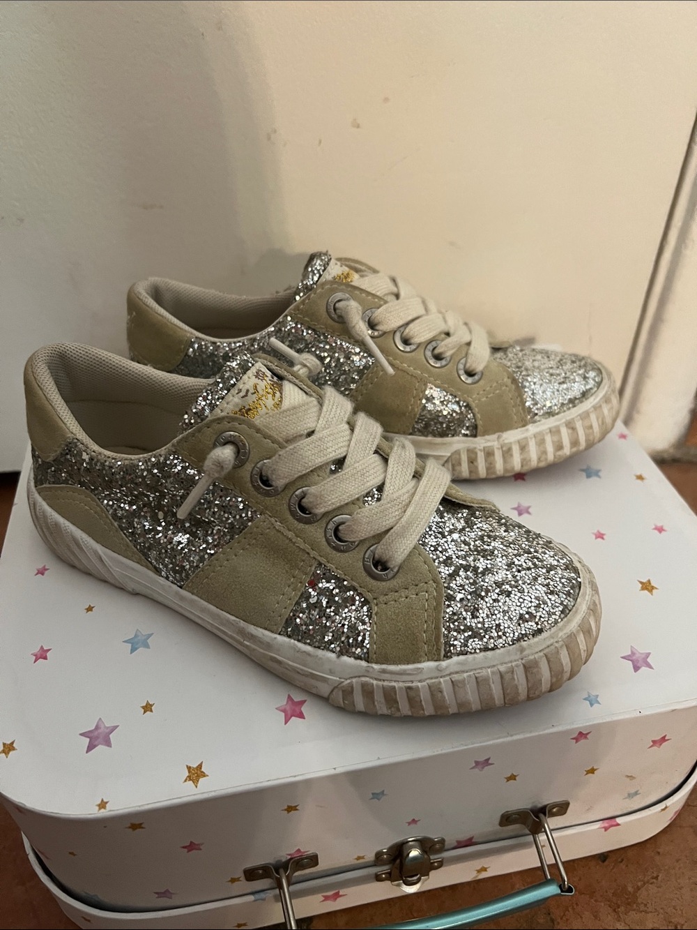 Girls Glitter Lace-Up Sneakers in Silver and Tan